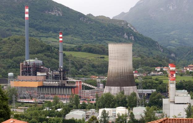 La caída de precios y del consumo eléctrico evidencian la crisis industrial en Asturias