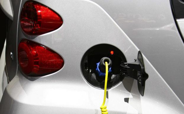 El Principado ve oportuna una fábrica de coches eléctricos, pero con recursos privados