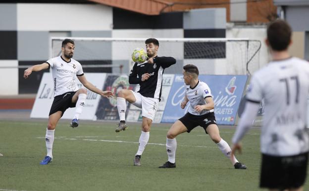 El Caudal incorpora al central argentino Hernán Zazas