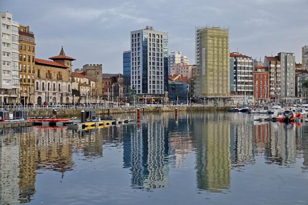 La plaza del Marqués se renueva con la reforma de la segunda torre de 15 pisos