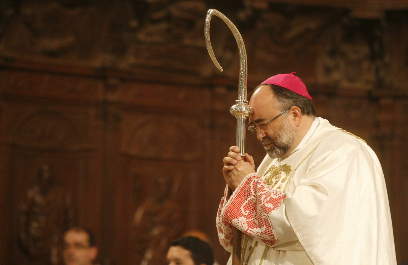 Sanz Montes cumple diez años como arzobispo de Oviedo