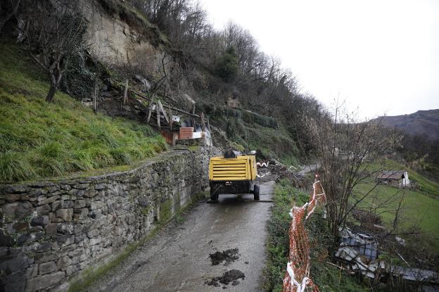 Refuerzan la ladera de Boo que argayó y provocó la muerte de un vecino