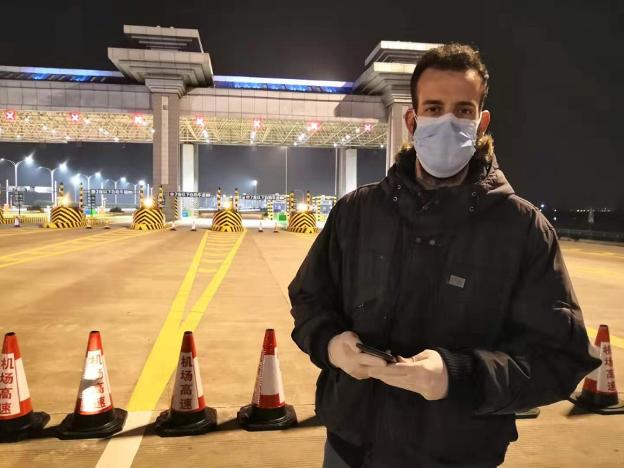 Un periodista asturiano, entre los repatriados desde Wuhan por la crisis del coronavirus