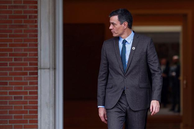 Sánchez cede a la presión y reunirá la mesa de diálogo antes de las catalanas