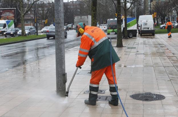 El estado de las calles e instalaciones deportivas lidera las quejas ciudadanas