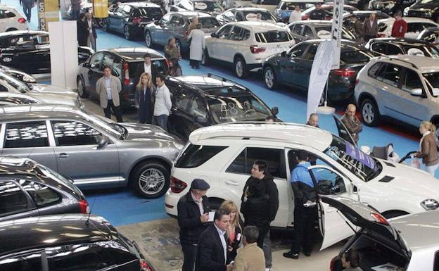 DGT | Alerta sobre la letra pequeña de los contratos cuando se intenta vender un coche