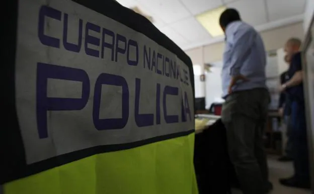 Encuentran el cadáver de una mujer con signos de violencia en Sevilla
