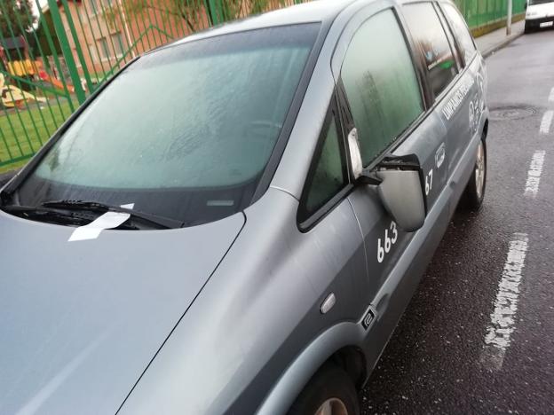 Dos detenidos por provocar destrozos en una veintena de coches en Viesques