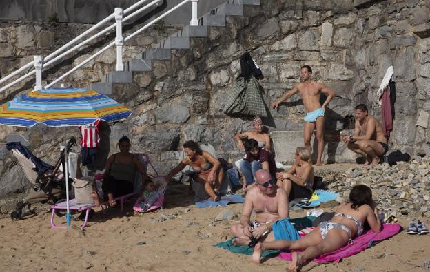 Asturias alcanza los 27 grados justo antes de volver al frío del invierno