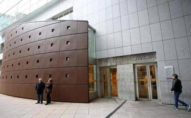 Condenado a dos años de prisión el profesor de Nava acusado de abuso sexual a un menor