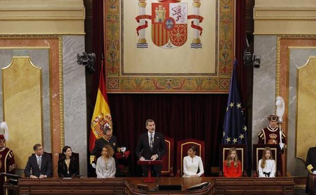 Los diputados asturianos destacan la invitación al «diálogo» hecha por el rey