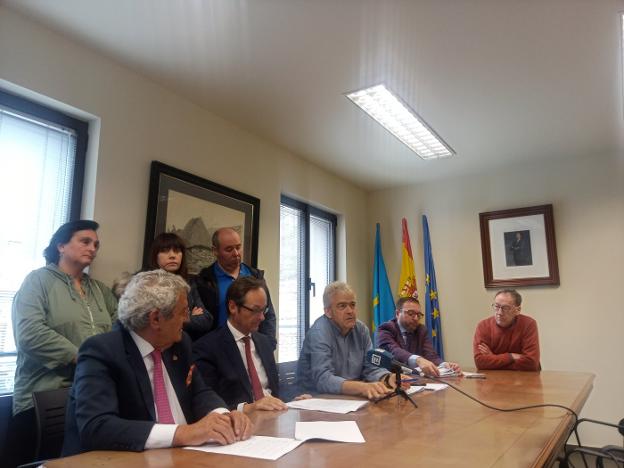 «Tanto los concejales como yo hemos sido honrados al grado máximo»