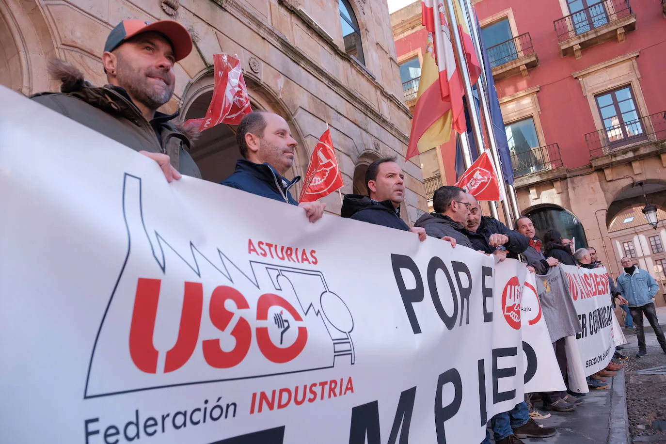 Protesta de la plantilla de Zener en Gijón
