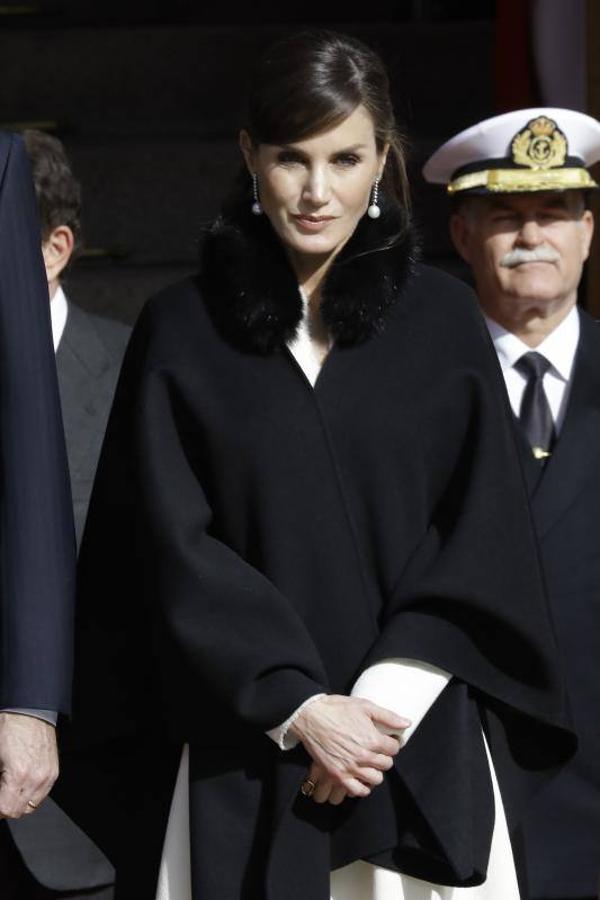 Los últimos tres looks con 'matrícula de honor' de la Reina Letizia