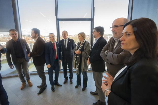 La Mesa por la Industria reclama la mejora de la competitividad del sector