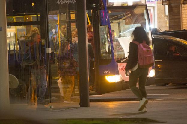 Las líneas de bus búho de Avilés mejoran la seguridad con paradas a demanda