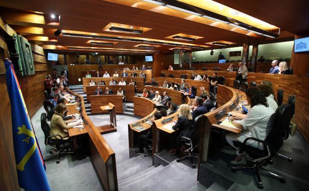 PSOE, PP, Unidas Podemos y Foro muestran su «disposición» a aprobar la Especialidad de Asturiano, según Iniciativa
