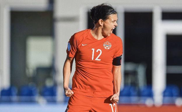 Conoce a Christine Sinclair, la máxima goleadora de todo el fútbol internacional