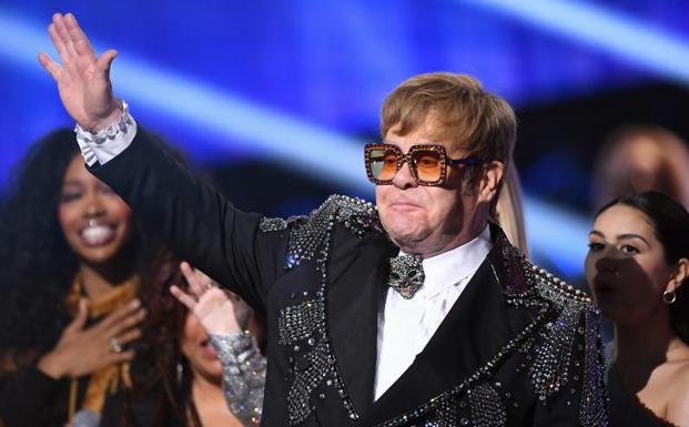 Elton John se queda sin voz en pleno concierto