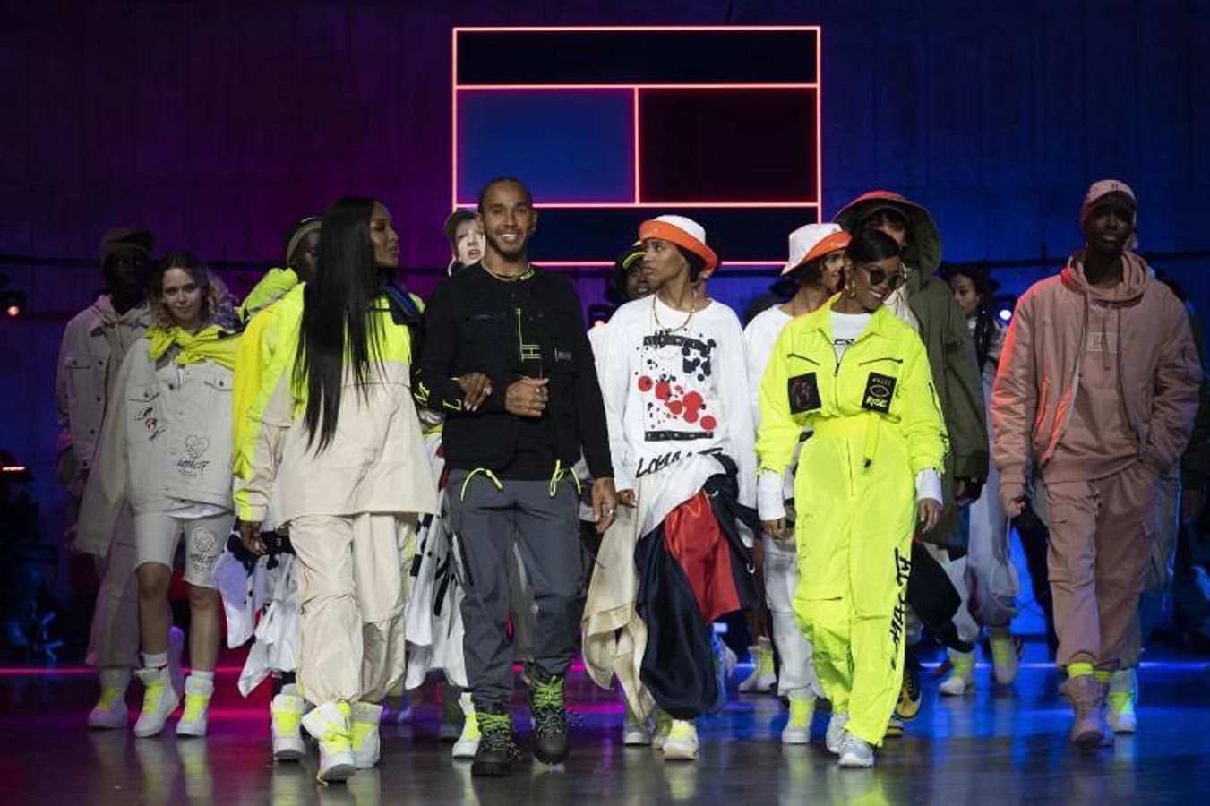 Diversidad y moda sostenible en el desfile de Tommy Hilfiger