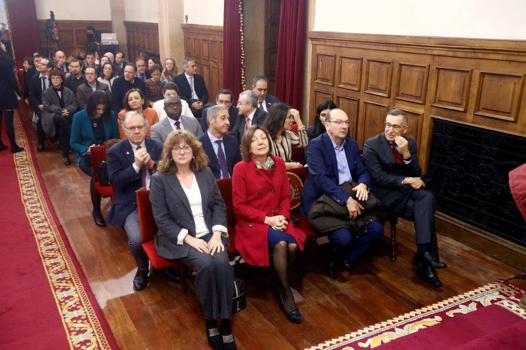 Toma de posesión de profesores en la Universidad