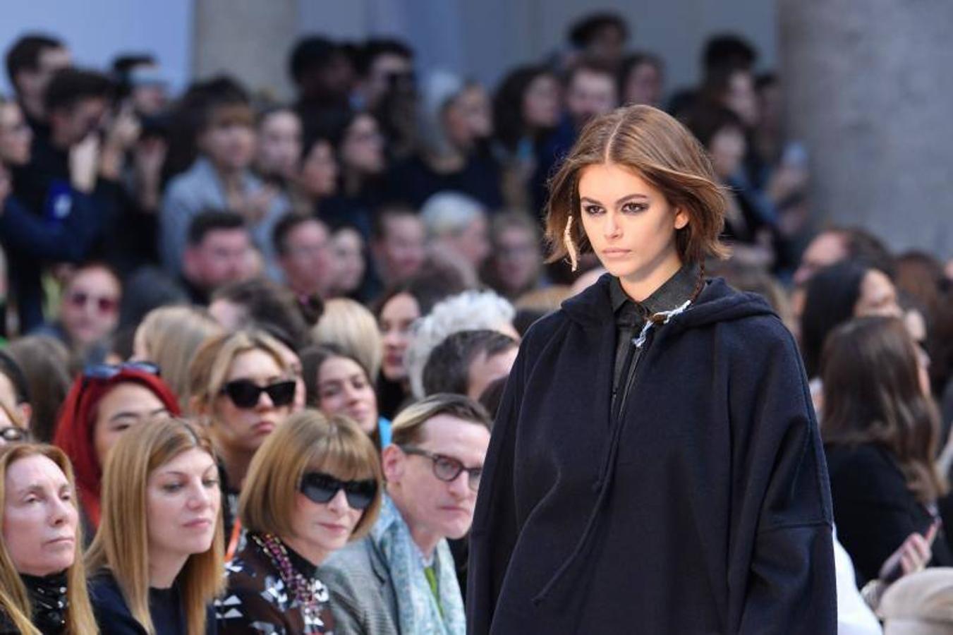 Max Mara apuesta por la sobriedad y el minimalismo en Milán