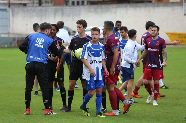 Navarro - Real Avilés | Papeles cambiados en Tabiella