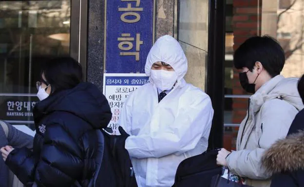Corea del Sur decreta la alerta máxima al contagiarse una secta