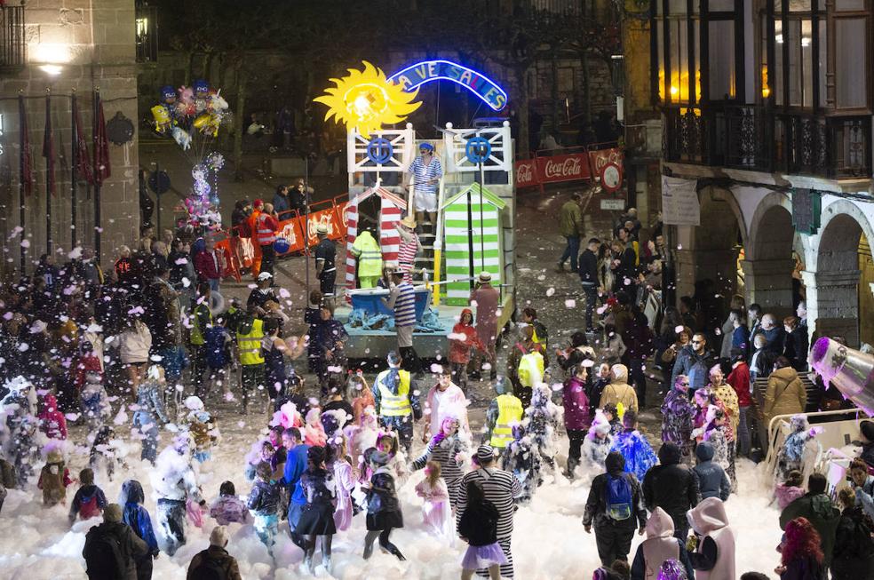 Antroxu en Avilés | Galiana luce con espuma y público