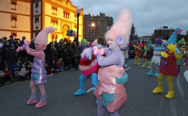 En directo, desfile d'Antroxu en Gijón