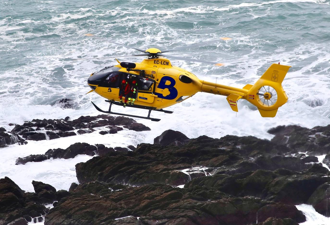 Un percebero cae al mar en San Esteban de Pravia