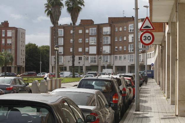 Señalizar 1.200 calles con el nuevo límite de 30 por hora costará 257.000 euros