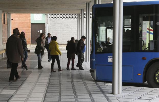 Fracasa por cuarta vez la adjudicación de la cafetería de la estación de la Pola