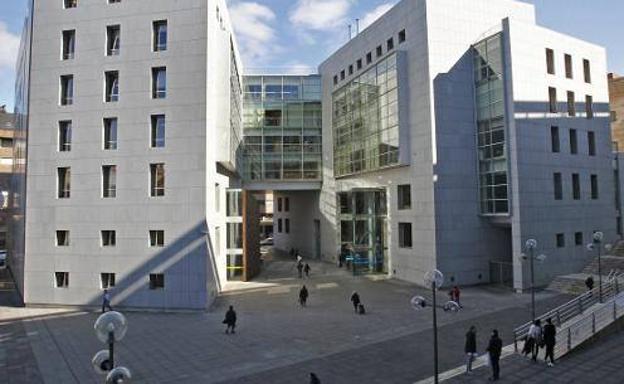 La Fiscalía pide 15 años de prisión a un hombre que obligó a prostituirse a dos mujeres en Asturias y Galicia