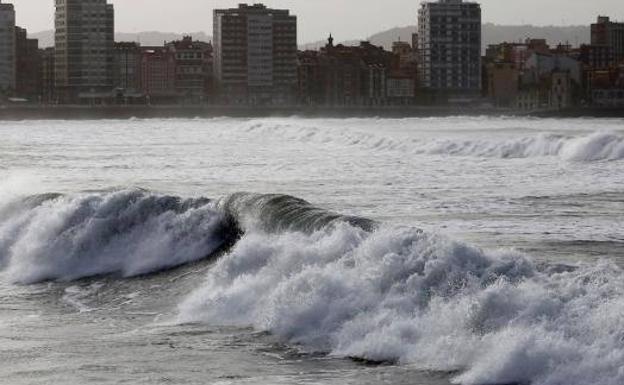 La borrasca 'Jorge' recupera el tiempo invernal en Asturias