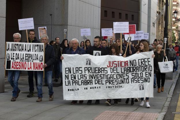 «A Sheila le han fallado todos los que se encuentran en cómodos despachos»