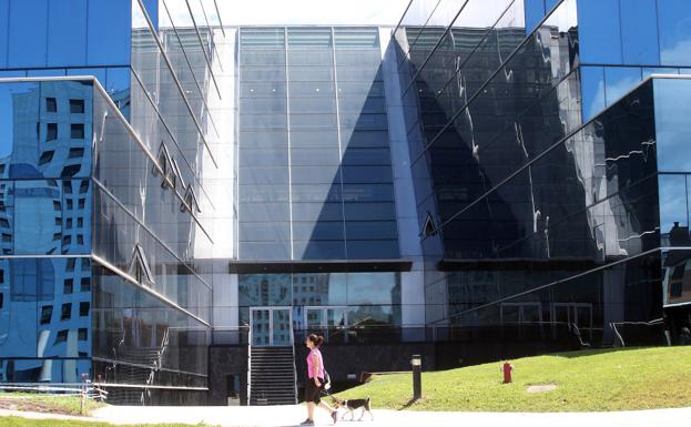 A juicio una mujer por abandonar a su hijo recién nacido en el HUCA