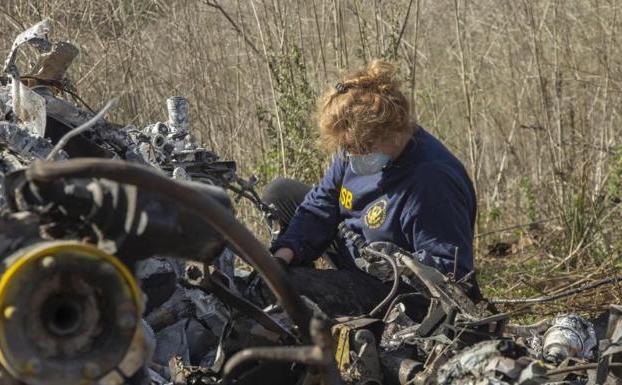 Un policía se enfrenta a cadena perpetua por filtrar fotos del cadáver de Kobe Bryant