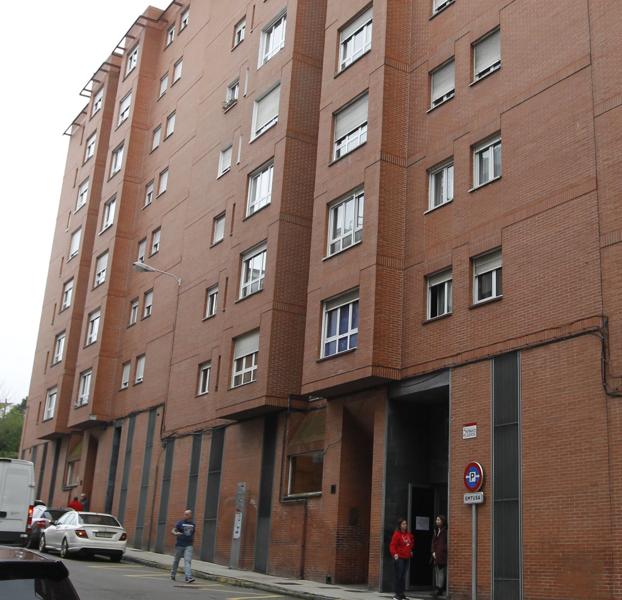 El Ayuntamiento restará fondos a las obras de Tabacalera para reparar pisos públicos y colegios