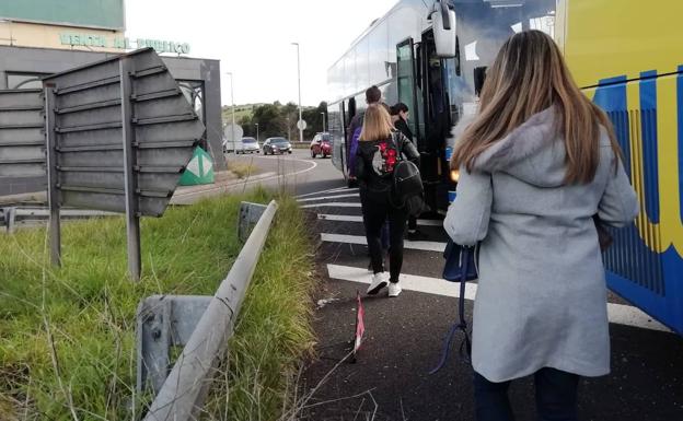 Una avería obliga al autobús entre Gijón y Avilés a permanecer parado media hora