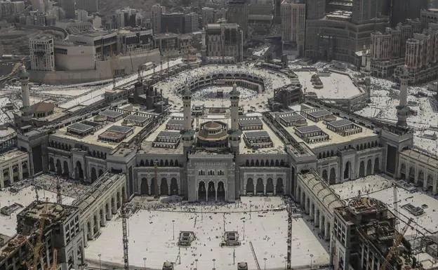 Arabia Saudí pone en peligro su economía al suspender una de las peregrinaciones a La Meca