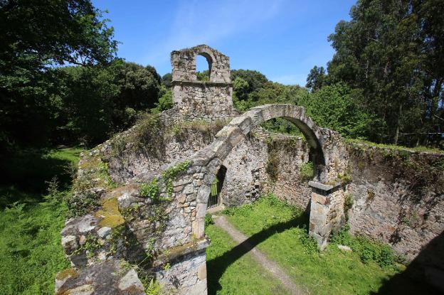 Santu Medé y Santa María de Tina estrenan protección