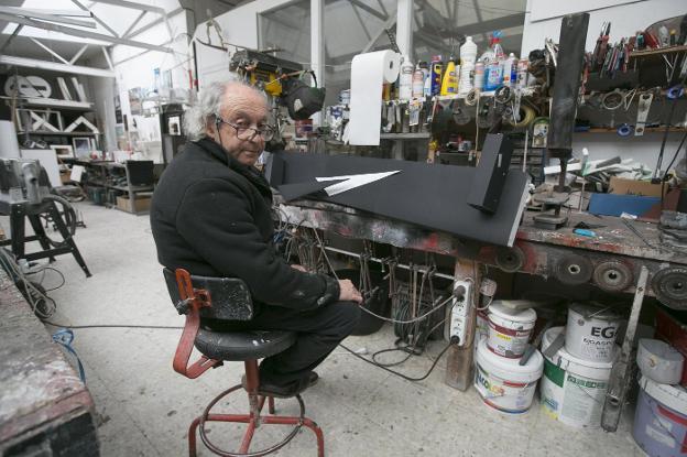 «En el origen de cada obra siento como un cantarín»