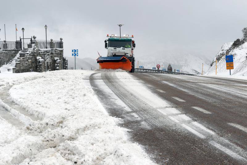 Días de nieve, granizo y fuertes vientos en Asturias