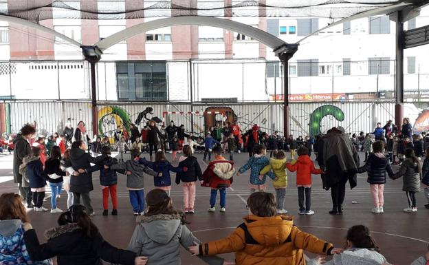 El colegio García Lorca rescata a las 'sinsombrero'