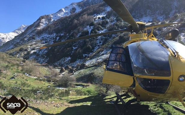Fallece un hombre mientras iba a pedir ayuda para su mujer, que se accidentó en Somiedo