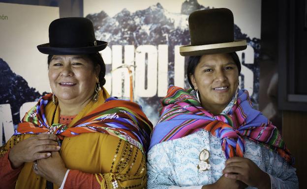 Cinco cholitas en el Aconcagua