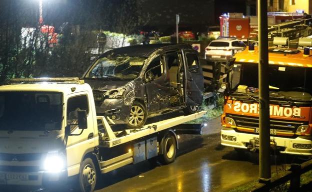 Hallan los cadáveres de los tres desaparecidos al caer con su furgoneta a un río en Guipúzcoa