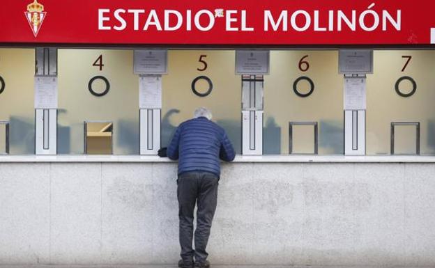 El Sporting jugará sus dos próximos partidos a puerta cerrada por la amenaza del coronavirus