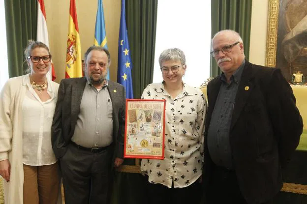 Los coleccionistas reivindican la cultura sidrera con un repaso histórico de las etiquetas